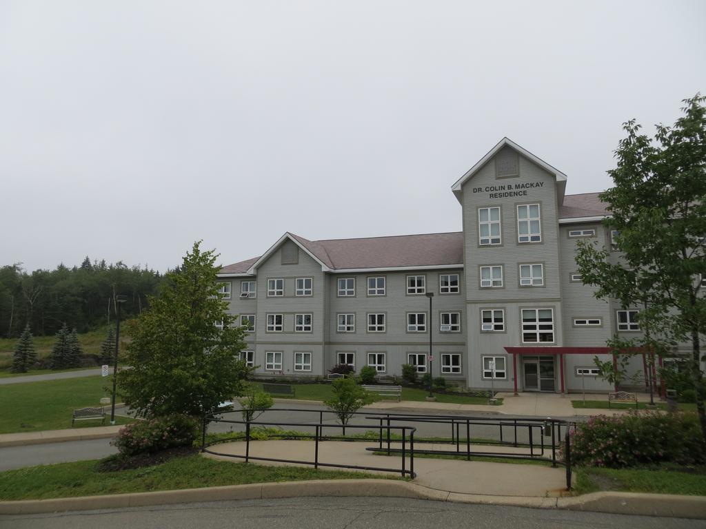 Unb Saint John Summer Hotel Extérieur photo